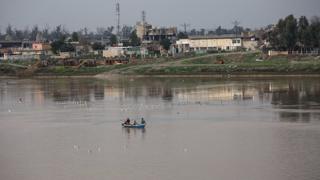 Des pêcheurs sur le fleuve Tigre à Mossoul. (Illustration)