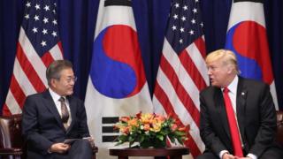 문재인 대통령과 도널드 트럼프 미국 대통령이 2018년 9월 미국 뉴욕 롯데뉴욕팰리스호텔 허버드룸에서 열린 한미정상회담에서 발언을 하고 있다