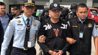 Jamal Yunos diekstradisi ke Malaysia pada hari Kamis (05/07) setelah sekitar sebulan melarikan diri ke Indonesia.