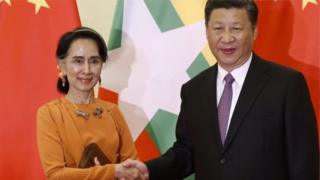 နိုင်ငံတော် အတိုင်ပင် ခံ ပုဂ္ဂိုလ် ဒေါ်အောင်ဆန်းစုကြည်နဲ့ တရုတ် သမ္မတ ရှီကျင်းပင်