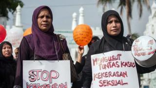 Imyiyerekano y'abiyamiriza abahumbisha abana irakogwa cane muri Indonesia