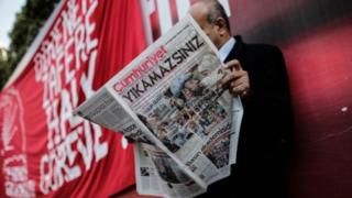 Cumhuriyet na cikin tsirarun jaridun da ke sukar Mr Erdogan.