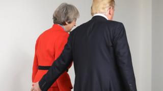 Theresa May Trump yürüyor