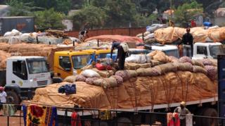 Un convoi humanitaire en Centrafrique