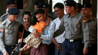 ရိုက်တာသတင်းထောက် ကိုဝလုံးနဲ့ ကိုကျော်စိုးဦး