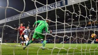 Cú đúp của Ibrahimovic ở Hawthorns có nghĩa là cựu tiền đạo tuyển Thụy Điển ghi 16 bàn trong mùa bóng này cho tới nay