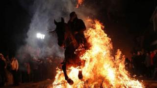 لماذا يعتقد الاسبام أم ركوب الخيل يحسن الخصوبة