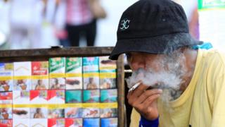 Merokok di tempat umum