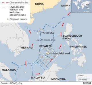 Bản đồ các khu vực có tranh chấp ở Biển Đông. Mischief Reef (Đá vành khăn) là nơi tàu chiến Mỹ đã hai lần áp sát trong các cuộc tuần tra 'tự do hàng hải'.