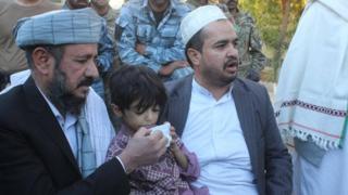 د نوید احمد پلار
