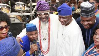 Sẹnẹtọ Dino Melaye loju agbo