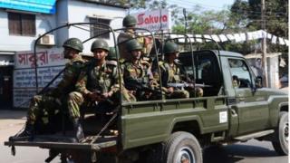 সেনাবাহিনীর উপর সন্ত্রাসীদের হামলার ঘটনা খুবই বিরল। (আর্কাইভ থেকে নেয়া)