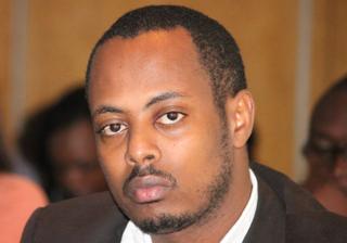 Umuhanzi Kizito Mihigo azwi cyane mu ndirimbo ziririmbirwa Imana, izivuga amahoro n'ubwiyunge