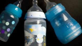 Feeding bottle