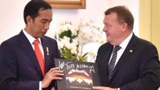 Metallica Master of Puppets diterima Jokowi.