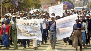 L'Association des collaborateurs de la guerre du Zimbabwe manifeste à Harare 28 Septembre 2005 pour le paiement de leur salaire.