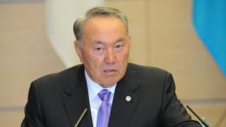 Qozog'iston Prezidenti Nursulton Nazarboev