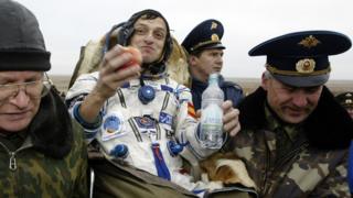 Pedro Duque, recién regresado tras su primer viajes espacial.