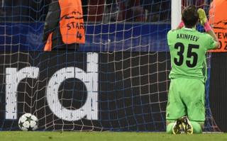 Akinfeev se lamenta del tanto del surcoreano Son