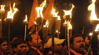 राम मंदिराच्या मागणीसाठी विश्व हिंदू परिषदेचा मशाल मोर्चा.