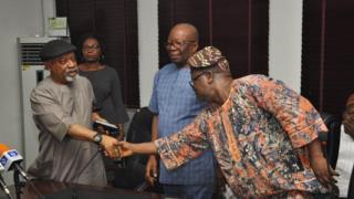 Monday night ASUU meeting wit di Minister of Labour and Employment, Sen. Chris Ngige for Federal Ministry of Labour inside Abuja to solve di strike mata.