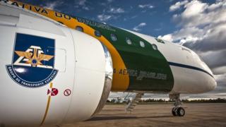 Imagem de avião da Embraer