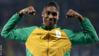 Caster Semenya amaze gutsinda inshuro ebyiri mu kwiruka metero 800 mu marushanwa ya Olempike, n'inshuro eshatu mu kuziruka ku rwego rw'isi