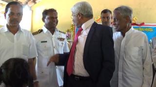 මහ ඇමති කොන්දේසි විරහිතව සමාව ගත යුතුයි - හකීම්