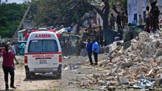 Le nouveau président somalien Mohamed Abdullahi Mohamed a condamné l'attentat.