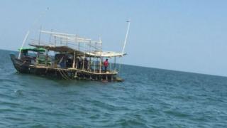 ဖျာပုံ မြို့အနီးပင်လယ်ပြင်က ကျားဖောင်