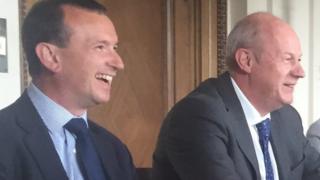 Alun Cairns a Damian Green