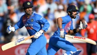 ధోనీ, కోహ్లీ