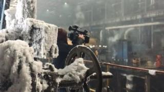 Катуу суукта ЖЭБдин өзү тоңуп калган