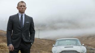 Дэниел Крэйг в роли Джеймса Бонда в фильме «Skyfall» 2012 года