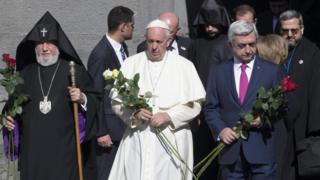 Papa Francis mu rugendo muri Armeniya