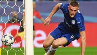 Jamie Vardy a lokacin da ya jefa kwallo ragar Sevilla
