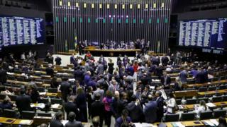 Câmara durante a discussão sobre a reforma da Previdência, na terça (9/7)