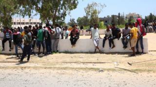 Des migrants et des réfugiés dans le centre de détention de Tajoura, en Libye