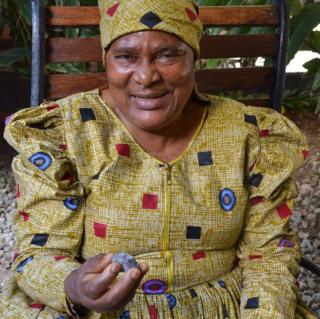 Abakobwa ntibarekuriwe gucukura amabuye y'agaciro