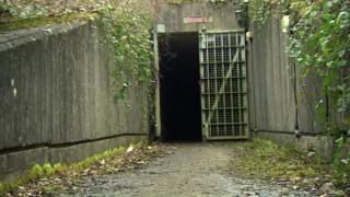 Entrada al búnker nuclear de la Guerra Fría de Chilmark, en Inglaterra, que fue convertido en una granja de producción de cannabis.