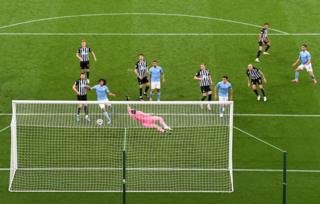 Manchester City Ferran Torres scores a spectacular equaliser