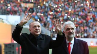 Cumhurbaşkanı Recep Tayyip Erdoğan ve AKP İstanbul İl Başkanı Osman Nuri Kabaktepe
