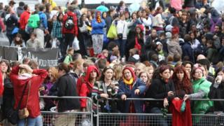 Fans camping out ahead of Potter premiere in Trafalgar Square