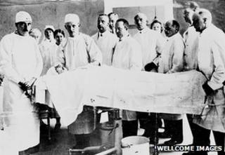 Plastic pioneers: How war has driven surgery - BBC News