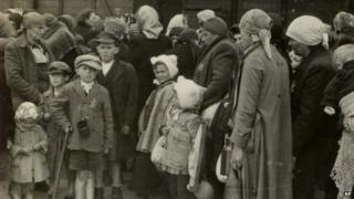 People arriving in Auschwitz