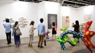 Hong Kong emerges as Asia's art capital - BBC News