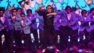 Psy performs