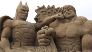 Batman and the Incredible Hulk sand sculptures