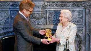 Queen receives Bafta
