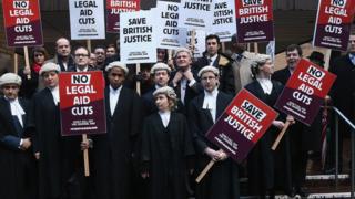 Court Of Appeal Overturns Move To Halt Fraud Trial - BBC News